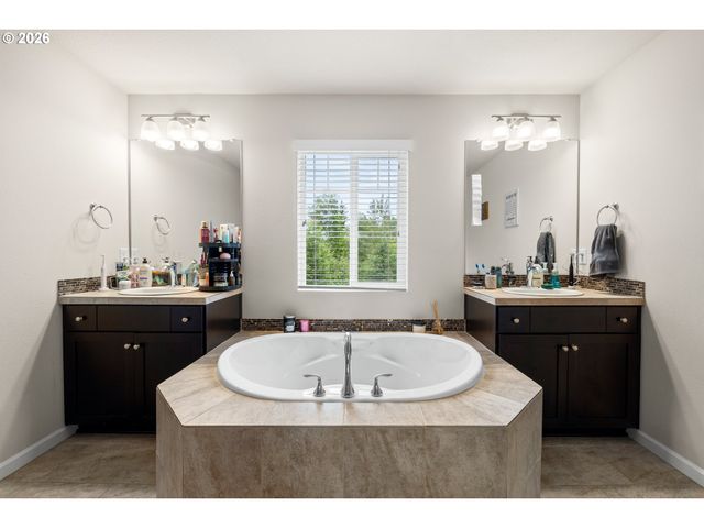 17256 Se BISCAYNE St, Damascus, OR 97089