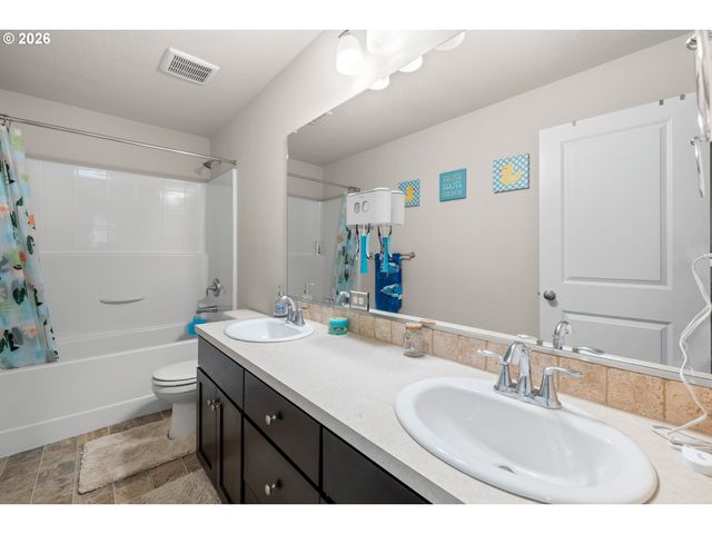 17256 Se BISCAYNE St, Damascus, OR 97089