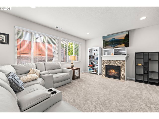 17256 Se BISCAYNE St, Damascus, OR 97089