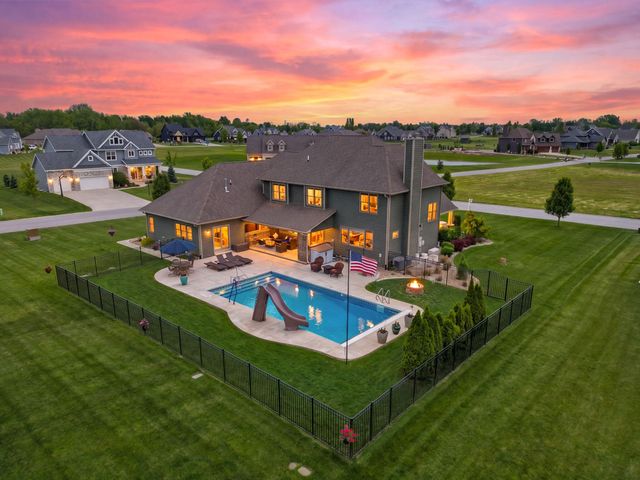 2800 W 133rd Lane, Crown Point, IN 46307