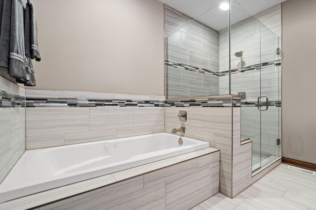 2800 W 133rd Lane, Crown Point, IN 46307