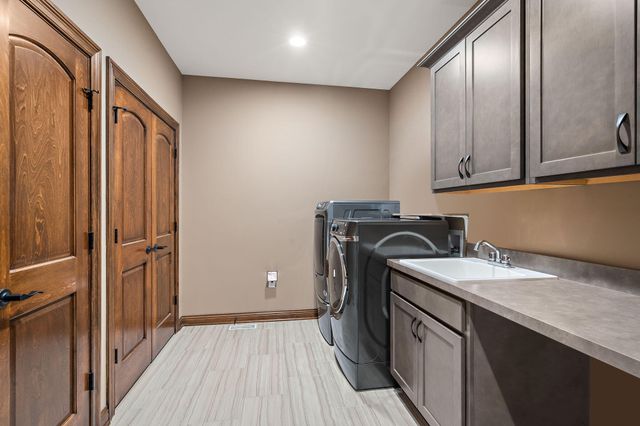 2800 W 133rd Lane, Crown Point, IN 46307