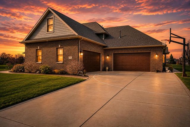 2800 W 133rd Lane, Crown Point, IN 46307