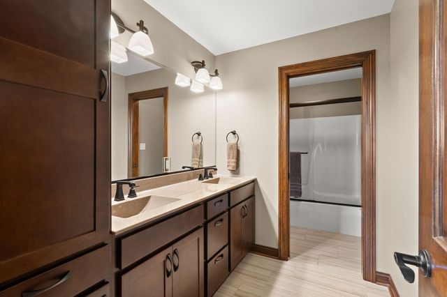 2800 W 133rd Lane, Crown Point, IN 46307