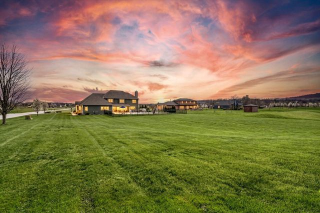 2800 W 133rd Lane, Crown Point, IN 46307
