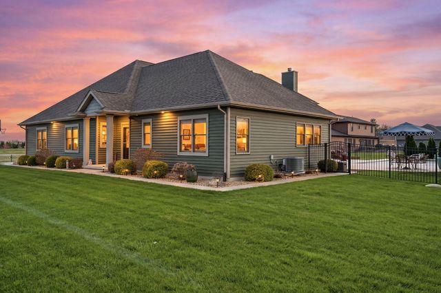 2800 W 133rd Lane, Crown Point, IN 46307