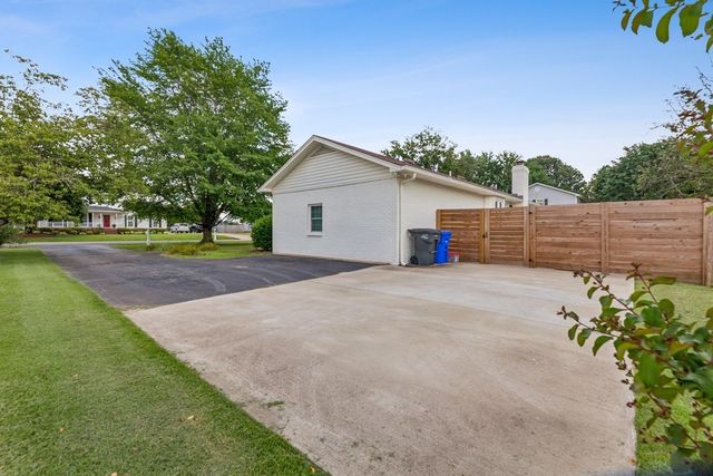 5013 Hays Dr, Columbia, TN 38401