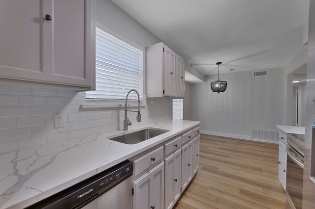 5002 French Wood Drive, Arlington, TX 76016