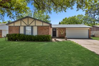 5002 French Wood Drive, Arlington, TX 76016