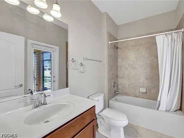 13092 Silver Thorn LOOP, North Fort Myers, FL 33903