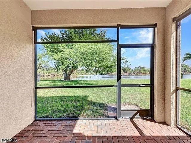 13092 Silver Thorn LOOP, North Fort Myers, FL 33903