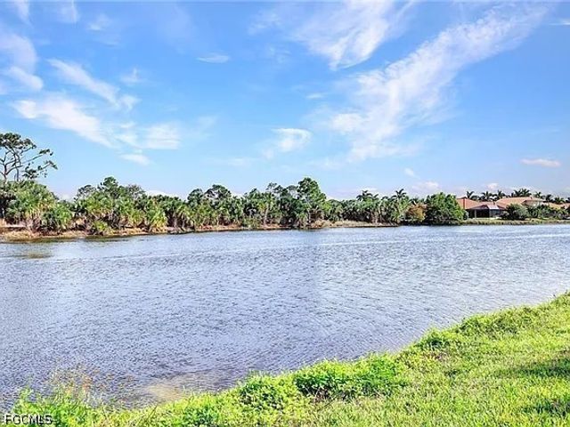 13092 Silver Thorn LOOP, North Fort Myers, FL 33903