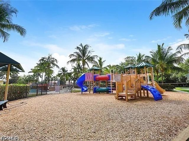 13092 Silver Thorn LOOP, North Fort Myers, FL 33903