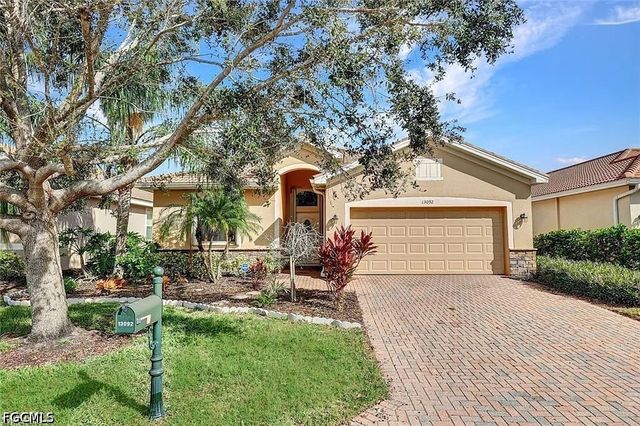 13092 Silver Thorn LOOP, North Fort Myers, FL 33903