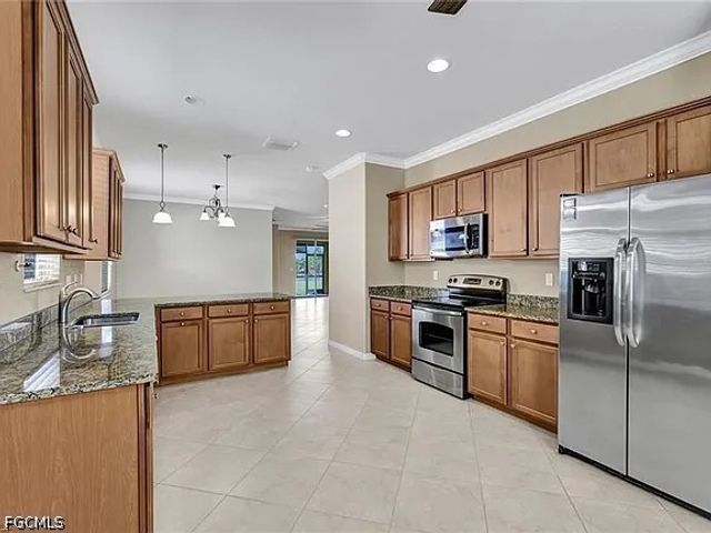13092 Silver Thorn LOOP, North Fort Myers, FL 33903
