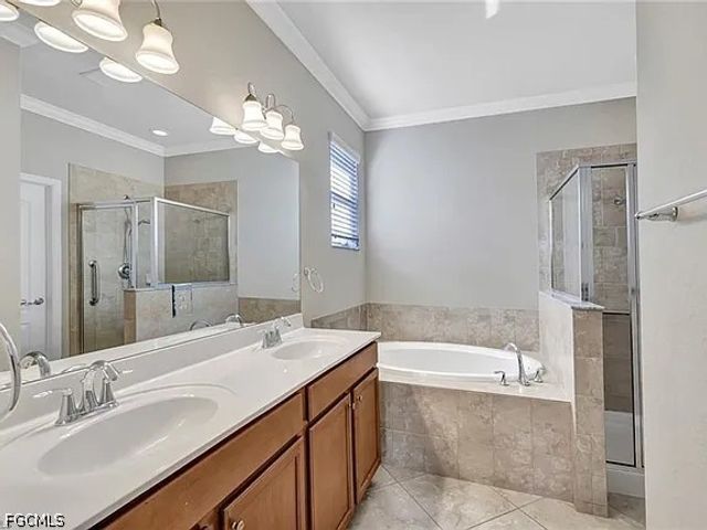 13092 Silver Thorn LOOP, North Fort Myers, FL 33903