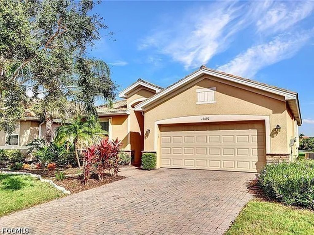 13092 Silver Thorn LOOP, North Fort Myers, FL 33903