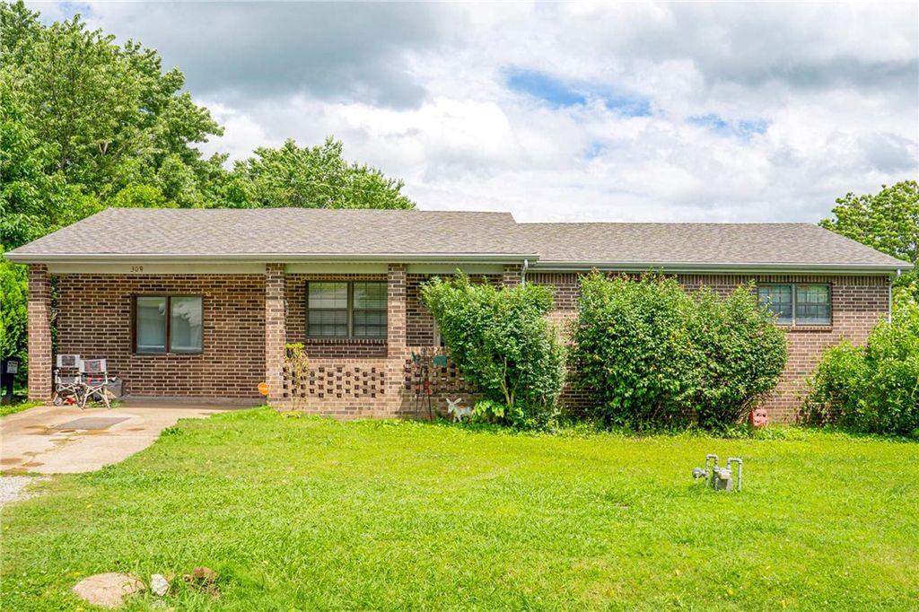 309 Crownover Street, Gassville, AR 72635