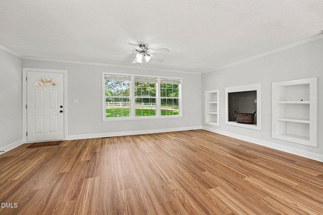 694 John Lee Road, Dunn, NC 28334