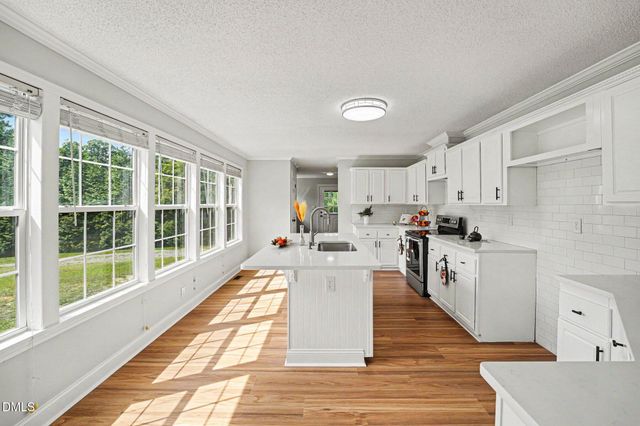694 John Lee Road, Dunn, NC 28334