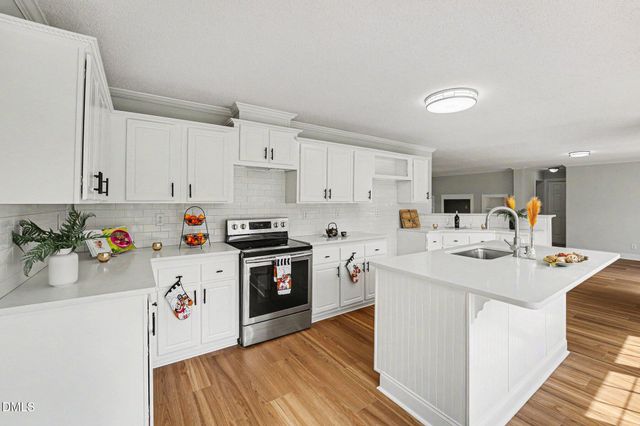 694 John Lee Road, Dunn, NC 28334