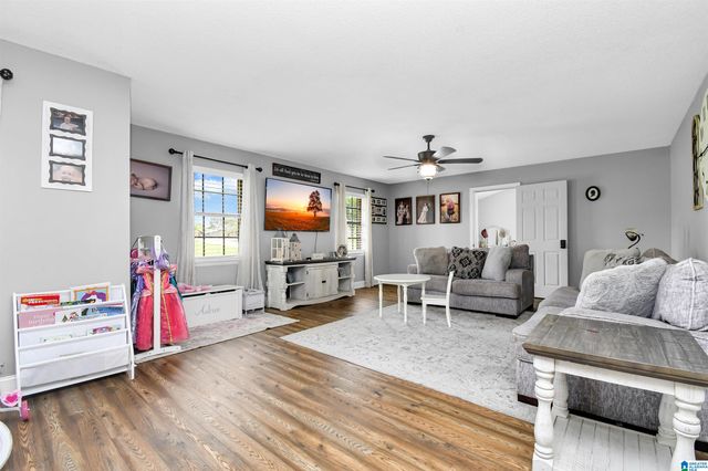 6062 COUNTY ROAD 50, Jemison, AL 35085