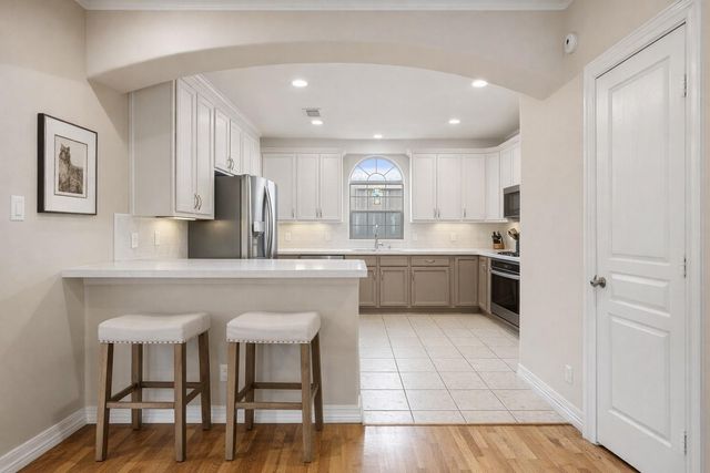 527 Oxford Street C, Houston, TX 77007