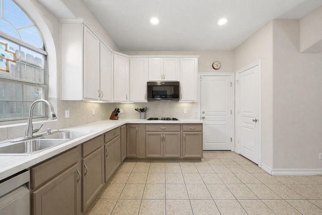 527 Oxford Street C, Houston, TX 77007