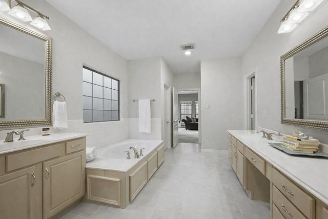 527 Oxford Street C, Houston, TX 77007