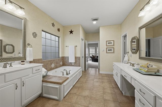 527 Oxford Street C, Houston, TX 77007