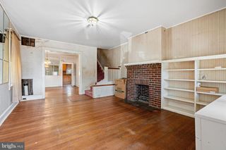 305 E VERNON RD, Philadelphia, PA 19119