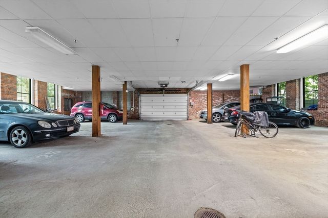 589 Essex St 303, Lynn, MA 01901