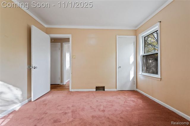 8674 Pierson Street, Detroit, MI 48228