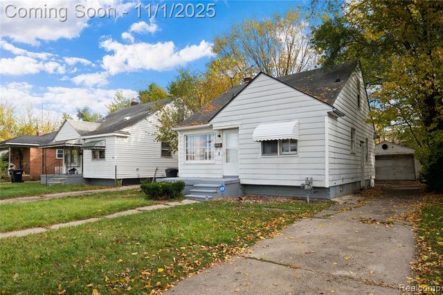 8674 Pierson Street, Detroit, MI 48228