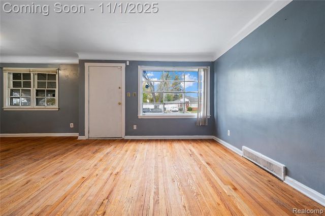 8674 Pierson Street, Detroit, MI 48228