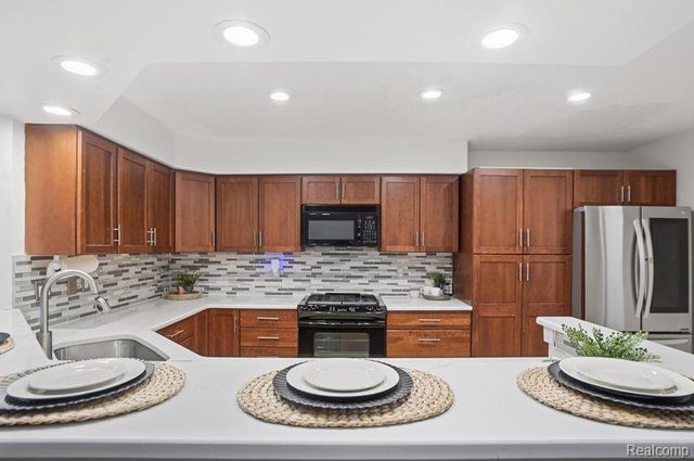 101 Quiet Creek Circle, Chelsea, MI 48118