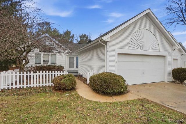 101 Quiet Creek Circle, Chelsea, MI 48118