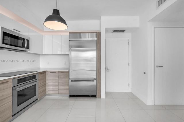 1300 Brickell Bay Drive 2005, Miami, FL 33131