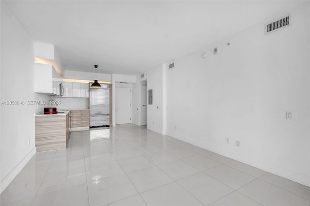 1300 Brickell Bay Drive 2005, Miami, FL 33131