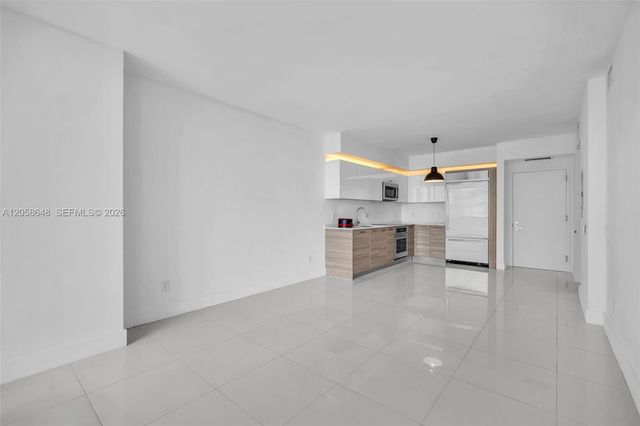 1300 Brickell Bay Drive 2005, Miami, FL 33131