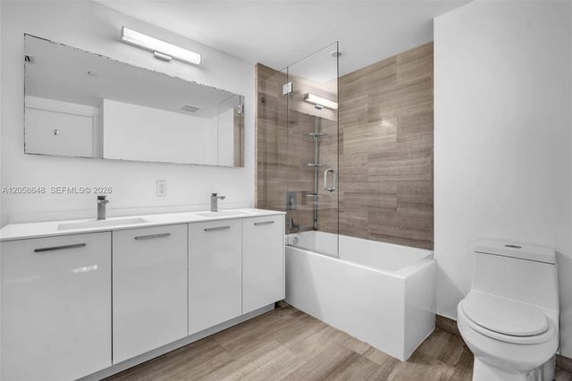 1300 Brickell Bay Drive 2005, Miami, FL 33131