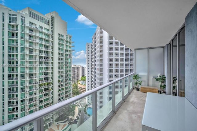 1300 Brickell Bay Drive 2005, Miami, FL 33131
