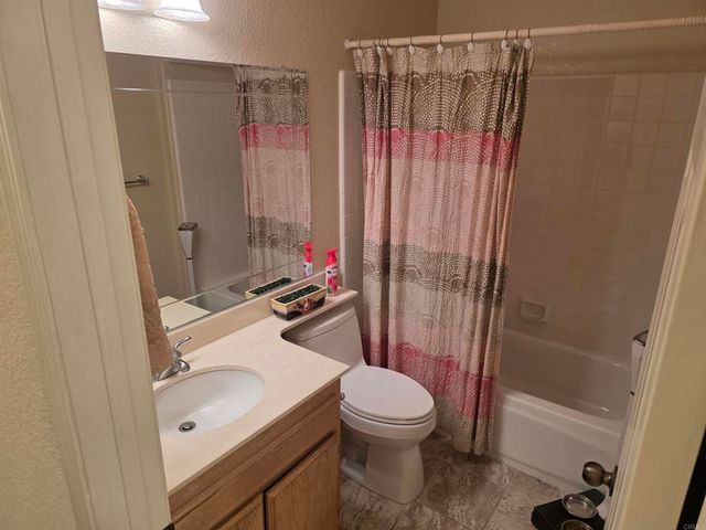 2205 Terracewood Lane, Escondido, CA 92026