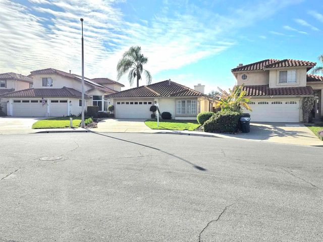 2205 Terracewood Lane, Escondido, CA 92026