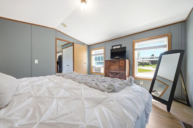 20 Center Court, Epping, NH 03042