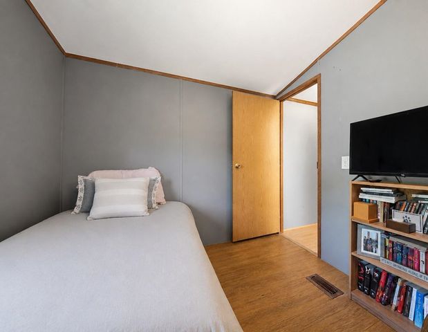 20 Center Court, Epping, NH 03042