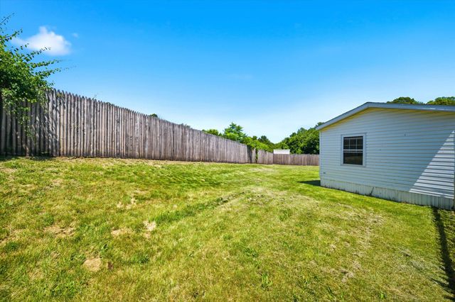 20 Center Court, Epping, NH 03042