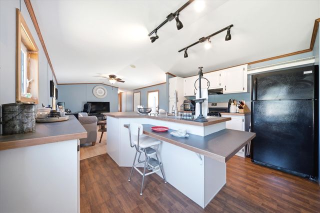 20 Center Court, Epping, NH 03042