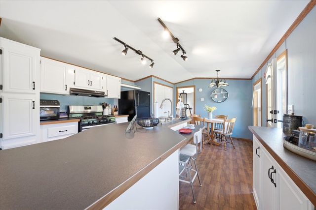 20 Center Court, Epping, NH 03042