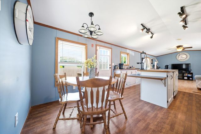 20 Center Court, Epping, NH 03042